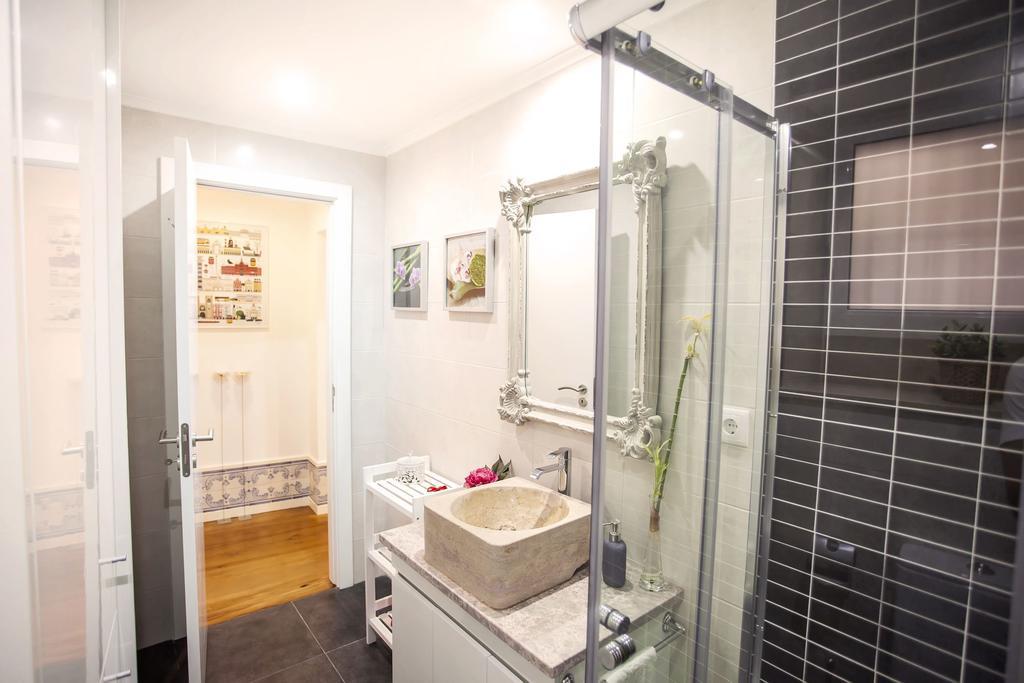 Typical Bairro Alto Apartment ลิสบอน ภายนอก รูปภาพ