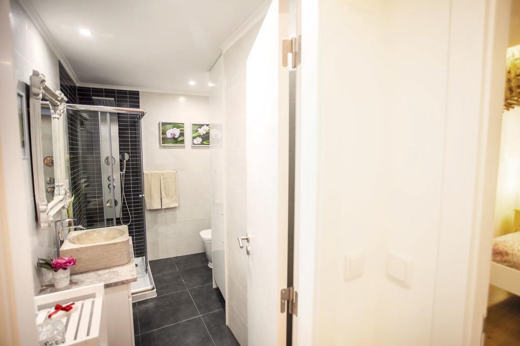 Typical Bairro Alto Apartment ลิสบอน ภายนอก รูปภาพ