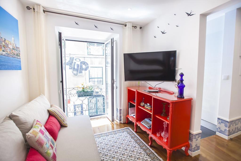 Typical Bairro Alto Apartment ลิสบอน ภายนอก รูปภาพ