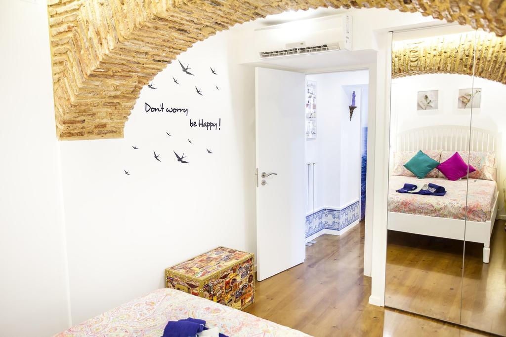 Typical Bairro Alto Apartment ลิสบอน ภายนอก รูปภาพ