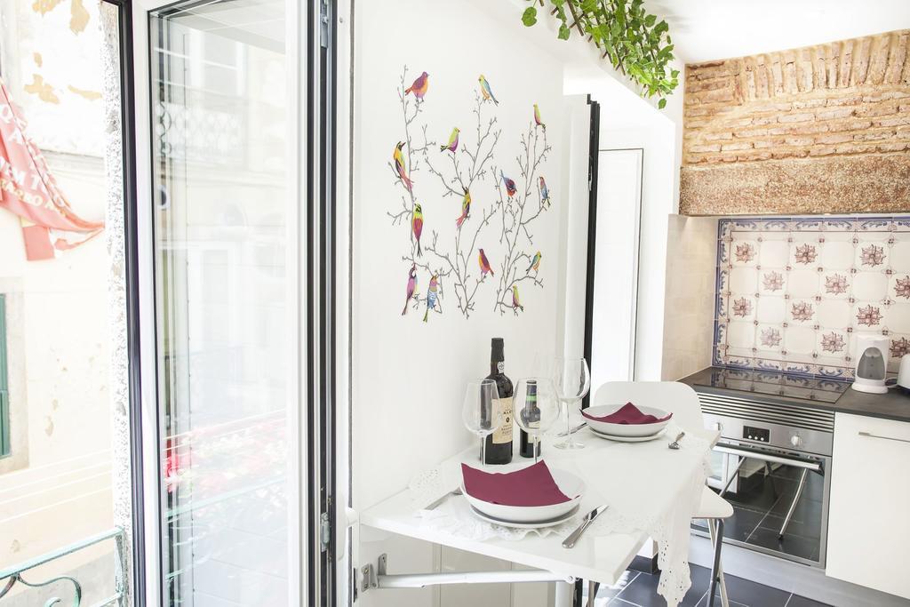 Typical Bairro Alto Apartment ลิสบอน ภายนอก รูปภาพ