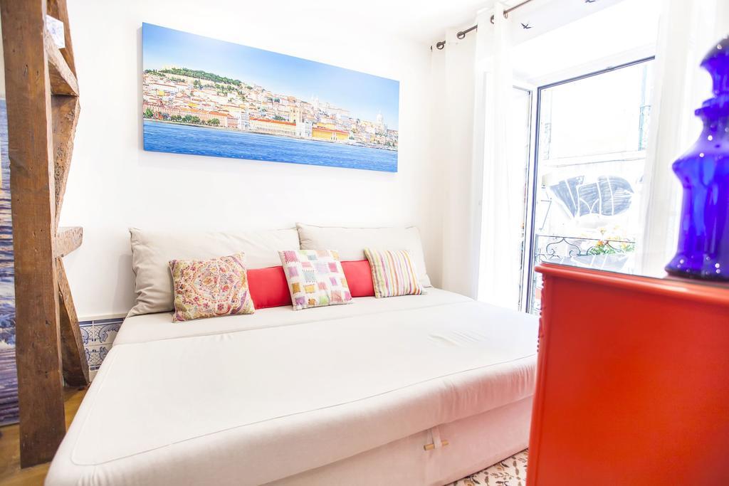 Typical Bairro Alto Apartment ลิสบอน ภายนอก รูปภาพ
