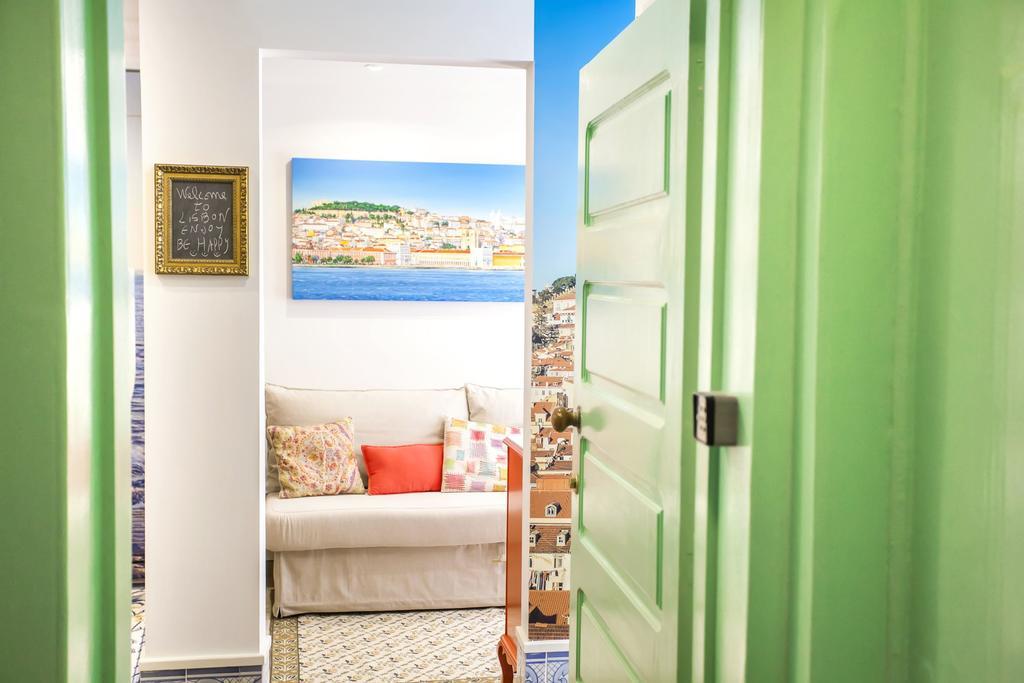 Typical Bairro Alto Apartment ลิสบอน ภายนอก รูปภาพ