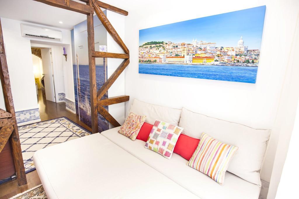 Typical Bairro Alto Apartment ลิสบอน ภายนอก รูปภาพ